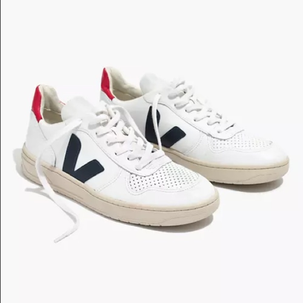 Veja V-10 sneakers